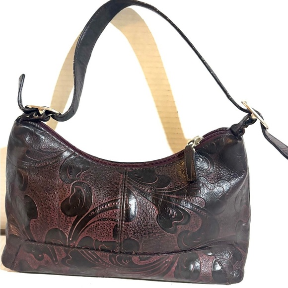 Wilsons Leather Handbags - Wilsons leather Elegant Embossed Leather Shoulder Bag - Burgundy